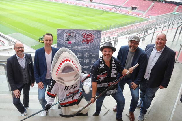 Press Conference Wintergame Ice Hockey DEL Sharks Rheinenergie Stadion Cologne Germany 04 10 2021 From left Lutz Wingerath Lukas Wachten Sharky Björn Heuser Philipp Walter Stephan Brandt