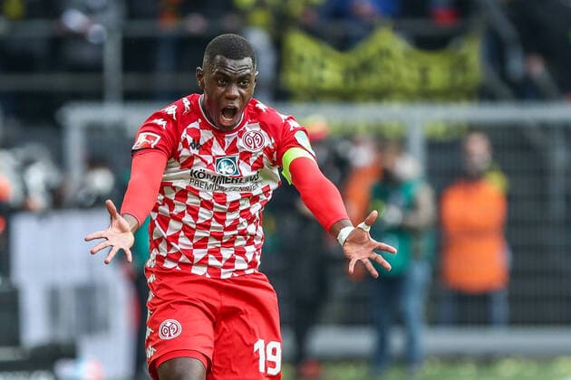 Moussa Niakhate FSV Mainz 05, 19 dissatisfied, disappointed disappointed, GER, Borussia Dortmund BVB vs FSV Main 05, Football, 1 Bundesliga, 8 Spieltag, Spielzeit 2021 2022, 16 10 2021, DFB DFL regulations prohibit any use of photographs as image sequences and or quasi video , GER, Borussia Dortmund BVB vs FSV Main 05, Football, 1 Bundesliga, 8 Spieltag, Spielzeit 2021 2022, 16 10 2021 Dortmund Copyright: xEibner-Pressefoto GabrielxBoiax EP_GBA