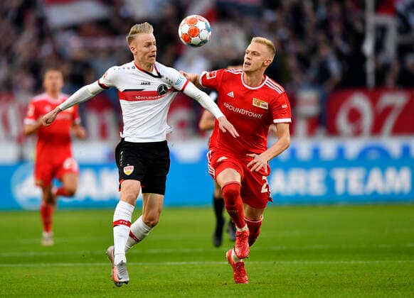 Duel, action Timo Baumgartl 1 FC Union Berlin FCU vs Chris Führich VfB Stuttgart 22 VfB Stuttgart vs 1 FC Union Berlin FCU 24 10 2021 DFL DFB REGULATES PROHIBIT ANY USE OF PHOTOGRAPHS AS IMAGE SEQUENCES AND OR QUASI VIDEO VfB Stuttgart vs 1 FC Union Berlin FCU