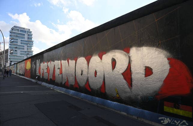Football, Men, 2021 2022 season, UEFA Europa Conference League Group E, Matchday 4 , 1 FC Union Berlin Feyenoord Rotterdam, pictured suspected Rotterdam fans painted the East Side Gallery with the words Feyenoord, 03 11 2021 on the night of 3 11 2021, Copyright: xMatthiasxKochx