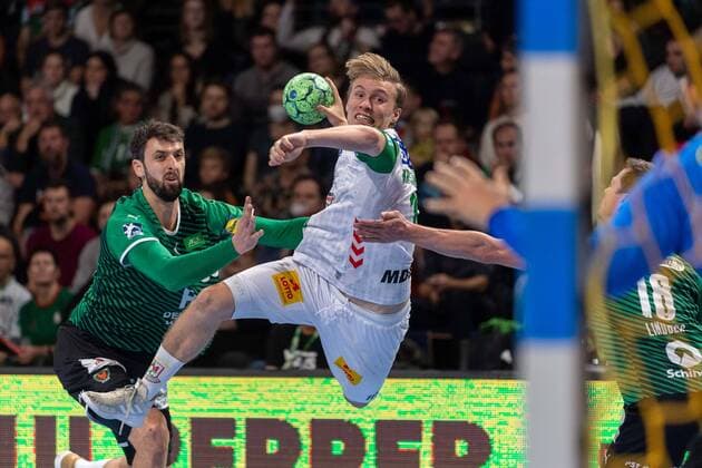 Handball Berlin 13 11 2021 Season 2021 2022 1 Bundesliga HBL Füchse Berlin SC Magdeburg Gisli Thorgeir Kristjansson Magdeburg, No 10 Marko Kopljar Füchse Berlin, No 35
