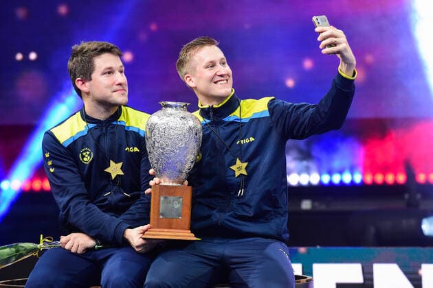 211129 Mattias Falck and Kristian Karlsson of Sweden during the priscermonie after the final at The World Table Tennis Championships on November 29, 2021 in Houston Photo Manfred Schillings BILDBYRAN table tennis vm table tennis vm world championship houston usa bbeng table tennis world championships wm wttc wttc finals world table tennis championships world championship worlds table tennis tennis de mesa sport cheer,  Copyright: MANFREDxSCHILLINGS BB211129BB289