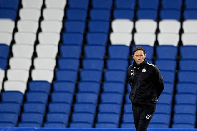 SAN SEBASTIAN Coach Roger Schmidt PSV during a PSV Eindhoven training session ahead of the UEFA Europa League match against Real Sociedad at Estadio de Anoeta on December 8, 2021 in San Sebastian, Spain ANP OLAF KRAAK UEFA Europa League 2021 2022 xVIxANPxSportx xxANPxIVx 441787175