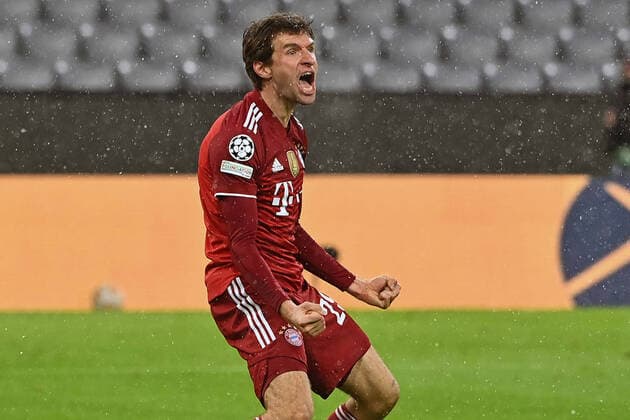 Goal celebration Thomas MUELLER MÜLLER, Bayern Muenchen, after goal to the 1 0, jubilation, joy, enthusiasm, action football Champions League group E FC Bayern Muenchen FC Barcelona on 08 12 2021, A L L I A N Z A R E N A Â