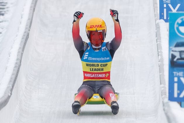 Julia Taubitz GER, Germany runner-up, silver medal, silver medal Jubel, celebration, 12 11 2021, Altenberg Germany , Eberspaecher Luge World Cup Altenberg xprx