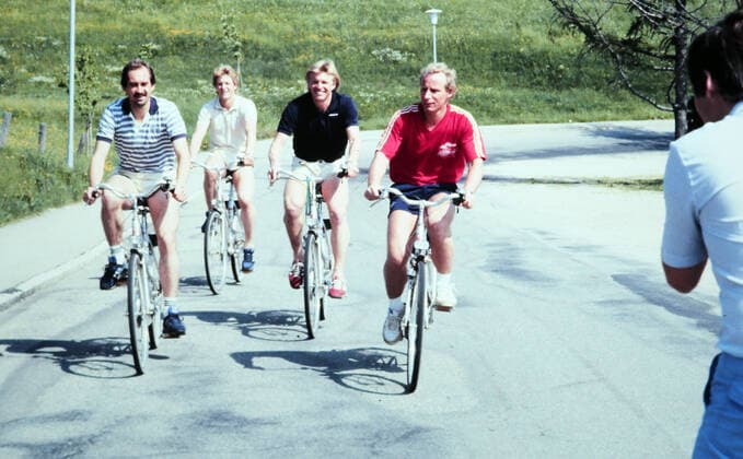 10 05 82 DFB training camp Schluchsee Germany, Schluchsee, 10 05 1982, Football, DFB training camp at Schluchsee in the Black Forest from l Uli Stielike, Karlheinz Förster, Bernd Förster, Berti Vogts riding a bicycle