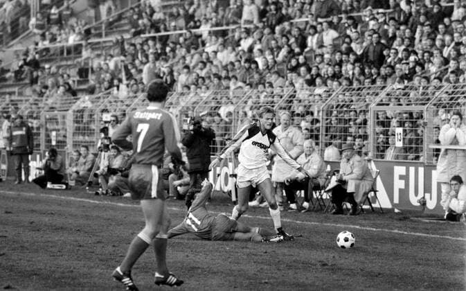20 02 88 Borussia Mönchengladbach VfB Stuttgart Germany, Mönchengladbach, 20 02 1988, Football, Bundesliga, Borussia Mönchengladbach VfB Stuttgart 0 1 v l Maurizio Gaudino VfB Stuttgart , Jörg Neun Borussia Mönchengladbach