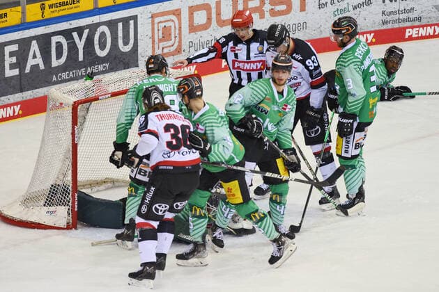 Rudelbildung auf dem Eis Bietigheim Steelers vs Koelner Haie DEL, Penny DEL , Ice Hockey, Hauptrunde 39 Spieltag, Saison 2021 2022, 05 01 2022 Foto Eibner Tobias Baur Bietigheim Steelers vs Koelner Haie DEL, Penny DEL , Ice Hockey, Hauptrunde 39 Spieltag, Saison 2021 2022, 05 01 2022 Bietigheim Copyright: xEibner-Pressefotox EP_TBR