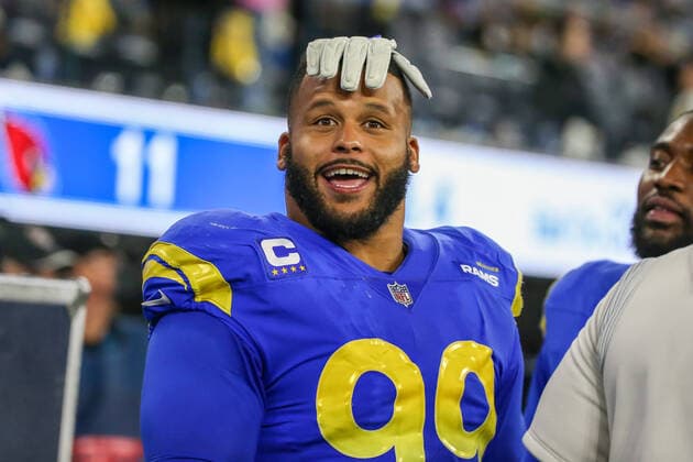 Sport Themen der Woche KW03 INGLEWOOD, CA - JANUARY 17: Los Angeles Rams defensive end Aaron Donald 99 smiles during the NFC Wild Card playoff game between the Arizona Cardinals and the Los Angeles Rams on January 17, 2022, at SoFi Stadium in Inglewood, CA. (Photo by Jevone Moore Icon Sportswire) NFL, American Football Herren, USA JAN 17 NFC Wild Card - Cardinals at Rams Icon220117133