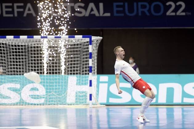 AMSTERDAM Patryk Holy of Poland futsal celebrates the 1 1 draw during the UEFA Futsal EURO 2022 match between Poland and Croatia at Ziggo Dome on January 21, 2022 in Amsterdam, Netherlands ANP HH UEFA Futsal EURO 2022 Netherlands 2022 xVIxANPxSportx xGerritxvanxKeulenxIVxx 443148576 originalFilename: 443148576.jpg