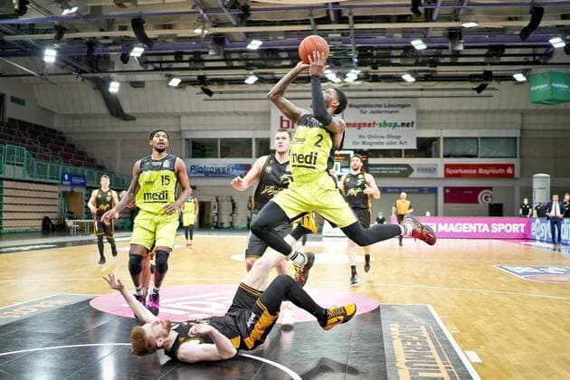 medi bayreuth Basketball Loewen Braunschweig , Basketball, Bundesliga, BBL, Spieltag 18, Spielzeit 2021 2022, 21 01 2022, medi bayreuth Basketball Loewen Braunschweig , Basketball, Bundesliga, BBL, Spieltag 18, Spielzeit 2021 2022, 21 01 2022, Foto EIBNER Thorsten OCHS Bayreuth Copyright: xEibner-Pressefoto ThorstenxOchsx EP_TOS