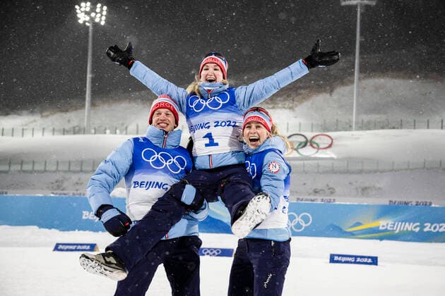 220213 Tarjei Bo, Marte Olsbu Roiseland and Tiril Eckhoff of Norway celebrates after competing in women s biathlon 10 km pursuit during day 9 of the 2022 Winter Olympics on February 13, 2022 in Zhangjiakou Photo Vegard Grott BILDBYRAN kod VG JM0281 bbeng biathlon biathlon biathlon olymp games olympics winter olympics os ol olympic games winter os olympic games peking peking 2022 beijing 2022 beijing 2022 olympic games beijing 2022 winter olympic games peking os beijing ol winter ol jaktstart dam jubel norge,  Copyright: VEGARDxGRoTT BB220213VG083