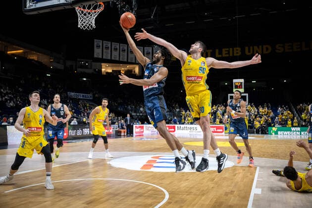 Basketball Berlin 13 02 2022 Season 2021 2022 easyCredit BBL 1 Bundesliga Alba Berlin HAKRO Merlins Crailsheim Terrell Harris Crailsheim, No 08 Javel Zoosman Alba Berlin, No 50