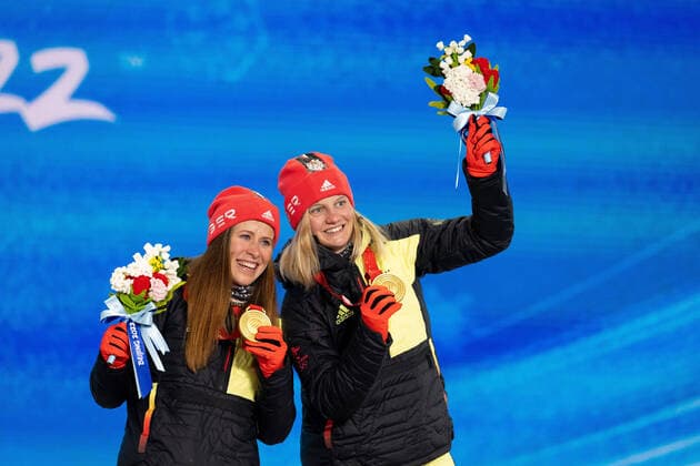 220217 Katharina Hennig and Victoria Carl of Germany with their gold medals at the medal ceremony for women s cross country skiing team sprint during day 13 of the 2022 Winter Olympics on February 17, 2022 in Zhangjiakou Photo Vegard Grott BILDBYRAN kod VG JM0291 bbeng olympic games olympics Winter Olympics Olympic Games Winter Olympics Winter Olympics Beijing Beijing 2022 Beijing 2022 Beijing 2022 Olympic Games Beijing 2022 Winter Olympic Games Beijing Os Beijing Olympic Winter Olympics Medal Ceremony Medal Ceremony Sprint Team Sprint Germany Gold Gold Cheers,  Copyright: VEGARDxGRoTT BB220217VG016