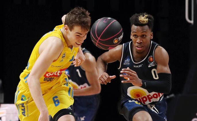 Malte Delow, TJ Shorts II Action Game Scene Duel Sports Basketball BBL Cup Top Four Mens Final Season 2021 2022 20 02 2022 Alba Berlin vs HAKRO Merlins Crailsheim