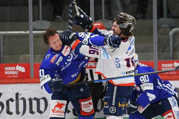 f l n r Peter Spornberger Schwenninger Wild Wings 50 Hubert Labrie Iserlohn Roosters GER, Ice Hockey, Penny DEL, Schwenninger Wild Wings vs Iserlohn Roosters, 22 02 2022 Villingen Schwenningen Copyright: xLaegler xEibner-Pressefotox EP_EER