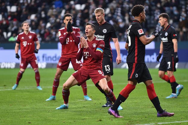 Soccer 1 Bundesliga 24 Matchday Eintracht Frankfurt FC Bayern Munich on 26 02 2022 at Deutsche Bank Park in Frankfurt Robert Lewandowski Munich angry DFL regulations prohibit any use of photographs as image sequences and or quasi video xHDx