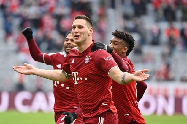Goal celebration Niklas SUELE Bayern Muenchen after goal to 1 0 with Serge GNABRY FC Bayern Muenchen,li and Kingsley COMAN Bayern Muenchen , Jubel,Freude,Begeisterung,Aktion Fussball 1 Bundesliga Saison 2021 2022,25 Spieltag, Spieltag25 FC Bayern Muenchen Bayer 04 Leverkusen am 05 03 2022, A L L I A N Z A R E N A Muenchen