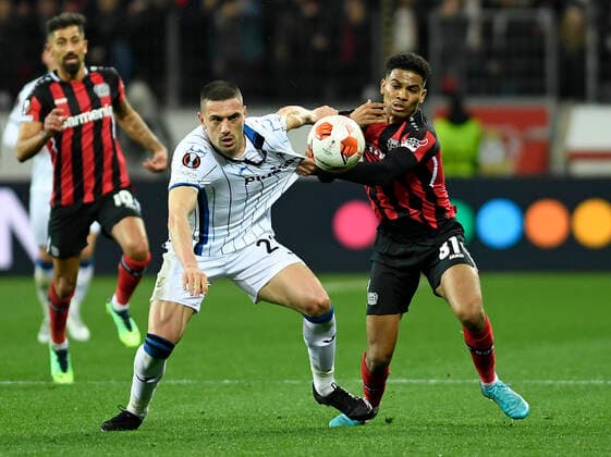 17 03 2022, Leverkusen, Germany, BayArena, Bayer 04 Leverkusen vs Atalanta Bergamo UEFA Europa League Round of 16, Merih Demiral Atalanta Bergamo and Amine Adli Bayer 04 Leverkusen in duel Photo Ralf Treese Leverkusen BayArena Nordrhein Westfalen Germany  521_LEVATA20220317_018 Treese-521