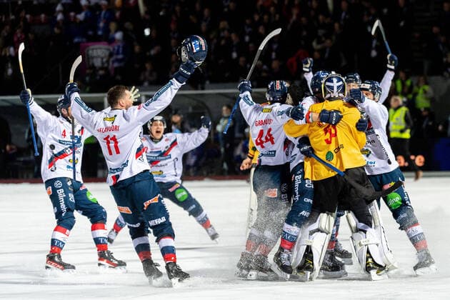 220319 Edsbyns players cheer after the victory in the final of the Elite Series between Villa Lidköping and Edsbyn on 19 March 2022 in Uppsala,  Copyright: JONATHANxNÄCKSTRAND BB220319JN156