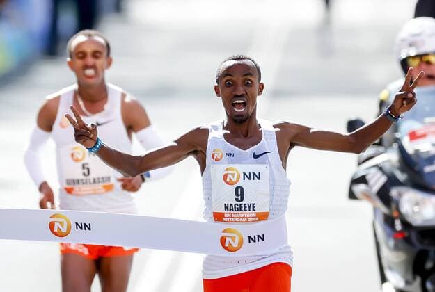 ROTTERDAM Abdi Nageeye is the first to cross the finish line during the 41st edition of the NN Marathon Rotterdam on April 10, 2022 in Rotterdam, the Netherlands KOEN VAN WEEL NN Rotterdam Marathon 2022 xVIxANPxSportx xxANPxIVx 446892991 originalFilename: 446892991.jpg
