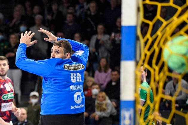 Dejan Milosavljev Fuechse Berlin, 96 , Win or lose goal, GER, Fuechse Berlin vs TSV Hannover Burgdorf, Handball 1 Bundesliga Maenner, Matchday, Season 2021 2022, 10 04 2022, GER, Fuechse Berlin vs TSV Hannover Burgdorf, Handball 1 Bundesliga Maenner, Matchday, Season 2021 2022, 10 04 2022, Berlin Copyright: xEibner-Pressefoto UwexKochx EP_UKH