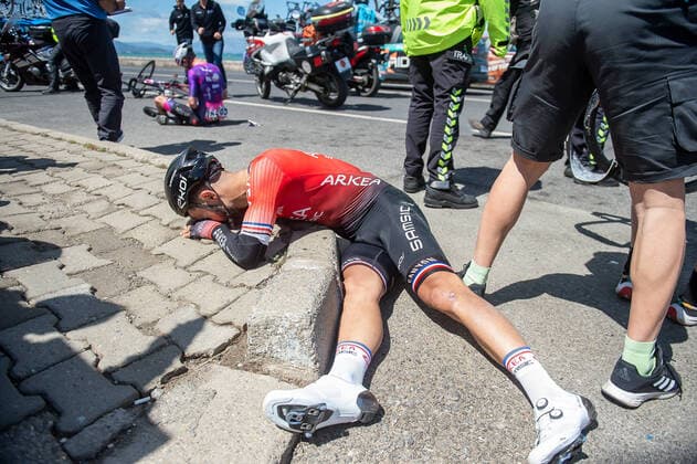 Serious crash with Nacer Bouhanni FRA ARKEA Samsic on the 2 stage of the Tour of Turkiye 2022 action action racing scene race scene landscape horizontal event event 57 Presidential Cycling Tour of Turkiye 2 stage Stage 2 Selcuk to to Alacati 158 4 km place location Alacai country country country world Asia Asia Turkey Turkey region province Konya date date 11 04 2022 Stiehl Photography
