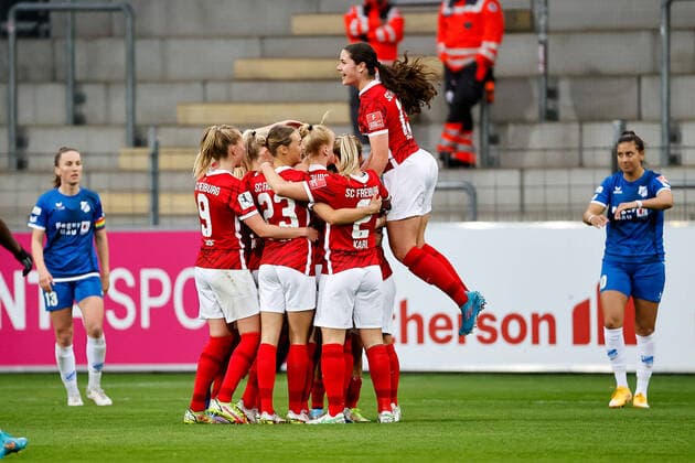 SC Freiburg vs SC Sand, Soccer, Flyeralarm Frauen Bundesliga, 20 Spieltag, Spielzeit 2021 2022, 24 04 2022 Goal celebration SC Freiburg at 2 0 by Hasret Kayikci SC Freiburg, 11 , SC Freiburg vs SC Sand, Soccer, Flyeralarm Frauen Bundesliga, 20 Spieltag, Spielzeit 2021 2022, 24 04 2022, Dreisamstadion, Freiburg, Germany DFB regulations prohibit any use of photographs as image sequences and or quasi video Copyright: xBEAUTIFULxSPORTS G.xHubbsx