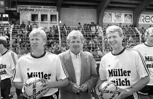 03 06 90 Hansi Müller farewell match Austria, Innsbruck, 03 06 1990, Football, Hansi Müller farewell match f l Bernd Förster, Jürgen Sundermann, Karlheinz Förster