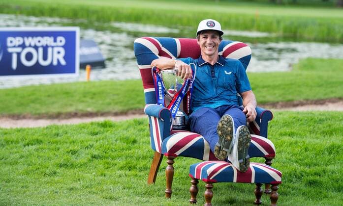Bilder des Jahres 2022, Sport 05 Mai Sport Themen der Woche KW18 Sport Bilder des Tages Mandatory Credit: Photo by Sandra Mailer Shutterstock (12917362c) Denmarks Thorbjorn Olesen celebrates and relaxes in style after winning The British Masters at The Belfry England Betfred British Masters, Round 4, Golf, The Belfry, Sutton Coldfield, Birmingham, UK - 08 May 2022 Hosted by Danny Willett Betfred British Masters, Round 4, Golf, The Belfry, Sutton Coldfield, Birmingham, UK - 08 May 2022 Copyright: xSandraxMailer Shutterstockx 12917362c