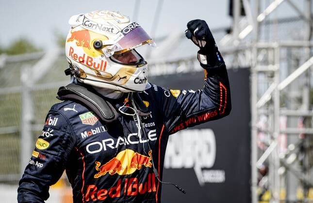 BARCELONA Max Verstappen 1 driving the Oracle Red Bull Racing RB18 Honda reacts after the F1 Grand Prix of Spain at Circuit de Barcelona Catalunya on May 22, 2022 in Barcelona, Spain REMKO DE WAAL F1 Grand Prix of Spain, RACE 2022 xVIxANPxSportx xxANPxIVx 449035334 originalFilename: 449035334.jpg