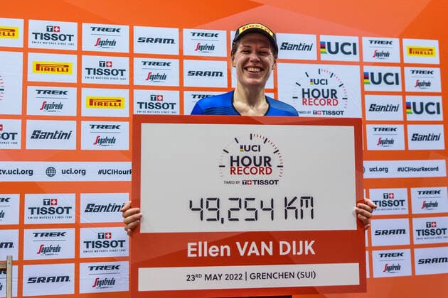 UCI Hour Record Attempt by Ellen van Dijk NED , 23 05 2022 Ellen van Dijk NED improves the UCI Hour Record to 49 254 km in Grenchen Tissotvelodrome , on Monday, May 23, 2022 Copyright: xBEAUTIFULxSPORTS OlafxRellischx