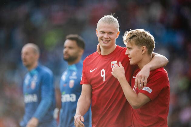 220612 Erling Braut Haaland and Martin odegaard of Norway celebrate after the Nations League football match between Norway and Sweden on June 12, 2022 in Oslo Photo Jon Olav Nesvold BILDBYRAN COP 217 VG0299 bbeng fotboll football soccer fotball nations league landskamp sverige sweden sverige a norge norway jubel, Copyright: JONxOLAVxNESVOLD BB220612JE092