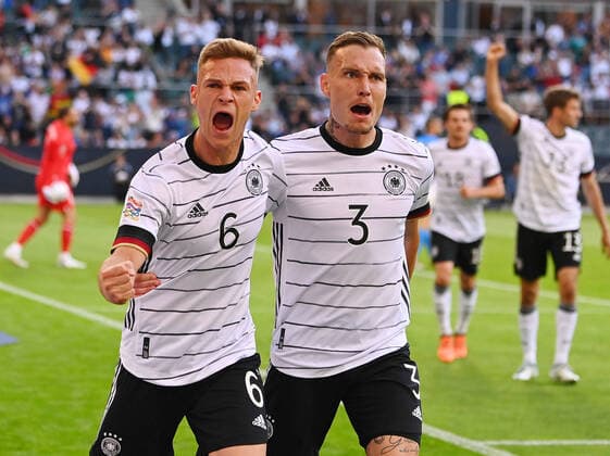 Football International UEFA Nations League 14 06 2022 in Moenchengladbach Germany Italy JUBEL Germany goal scorer for 1 0 Joshua Kimmich li hugged by David Raum