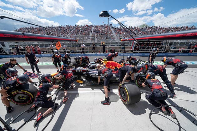 17 06 2022, Circuit Gilles Villeneuve, Montreal, FORMULA 1 AWS GRAND PRIX DU CANADA 2022 , in the picture pit stop at Sergio Perez MEX , Oracle Red Bull Racing Photo EU Images Montreal Circuit Gilles Villeneuve Quebec Canada  eu-images-506