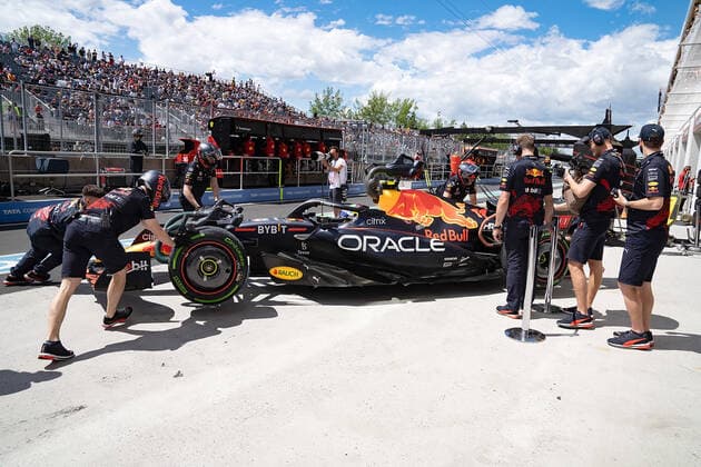 17 06 2022, Circuit Gilles Villeneuve, Montreal, FORMULA 1 AWS GRAND PRIX DU CANADA 2022 , in the picture pit stop at Sergio Perez MEX , Oracle Red Bull Racing Photo EU Images Montreal Circuit Gilles Villeneuve Quebec Canada  eu-images-506