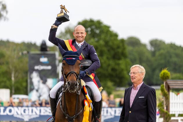 LUHMÜHLEN Longines Luhmühlen Horse Trail 2022, LUHMÜHLEN Longines Luhmühlen Horse Trail 2022 JUNG Michael GER , Highlighter, SPETHMANN Michael Sponsor Prize giving ceremony CCI4 S Meßmer Trophy with German Championship Luhmühlen, Showgrounds 19 June 2022