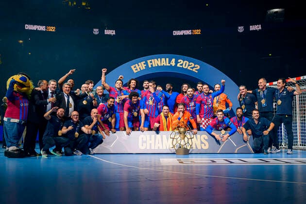 Cologne, Germany 19 June 2022 Handball EHF CL Final4 21 22 Final Barca vs Lomza Vive Kielce the team of Barca, winner photo, group photo, final cheer final cheer emotion joy Cologne Lanxess Arena Nordrhein Westfalen Germany