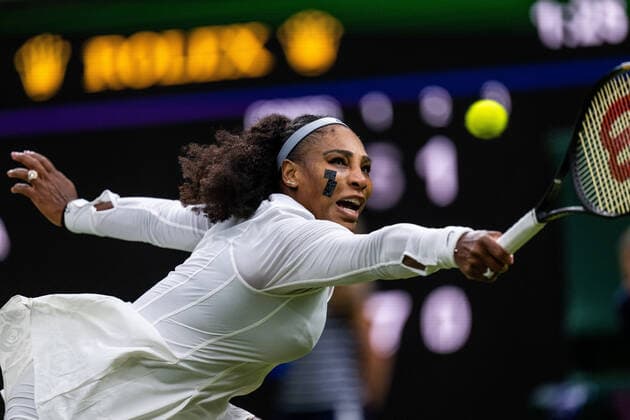 220628 Serena Williams of USA competes in a first round singles tennis match during day 2 of Wimbledon on June 28, 2022 in London Photo Mathias Bergeld BILDBYRAN kod MB MB0413 tennis wimbledon day 2 bbeng usa dam,  Copyright: MATHIASxBERGELD BB220628MB104