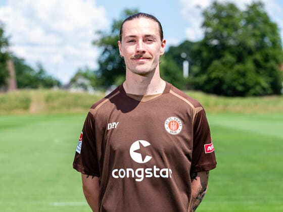 Jackson Irvine St Pauli 28 06 22, Hamburg, FC St Pauli Mediaday, Football, GER, season 2022 2023, 2 Bundesliga, pre-season, team photo and portrait appointment DFL REGULATES PROHIBIT ANY USE OF PHOTOGRAPHS as IMAGE SEQUENCES and or QUASI VIDEO Â