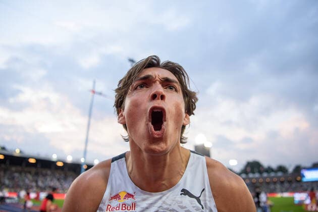 220630 Armand Duplantis of Sweden competes in men s pole vault during the athletics gala Bauhaus galan, Diamond League Stockholm, on June 30, 2022 in Stockholm Photo Maxim Thore BILDBYRAN kod MT MT0414 bbeng athletics friidrott friidrett iaaf diamond league bauhausgalan bauhaus galan diamond league 2022 stockholm jubel celebration,  Copyright: MAXIMxTHORE BB220630MT088
