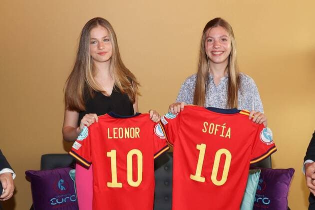 The Princess of Asturias, Leonor, and the Infanta Sofía attended the UEFA Women s Euro 2022 group stage match between the National Teams of Denmark and Spain at the Brentford Community Stadium in London London July 16, 2022 The Princess of Asturias, Leonor, and the Infanta Sofía attended the UEFA Women s Euro 2022 group stage match between the National Teams of Denmark and Spain at the Brentford Community Stadium in London London July 16, 2022 at the UEFA Womens Euro 2022 group stage match between the National Teams of Denmark and Spain London July 16, 2022 Casa de S M el Rey JOSE JIMENEZ Cordon Press Images will be for editorial use only Mandatory credit Casa de S M el Rey JOSE JIMENEZ Cordon Press  CasaxdexS.M.xelxRey