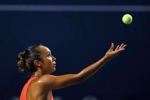 August 8, 2022, Toronto, ON, CANADA: Leylah Fernandez of Canada serves a ball to Storm Sanders of Australia during womenöÄÃ s tennis action at the National Bank Open in Toronto, Monday, Aug. 8, 2022. Canada News - August 8, 2022  - ZUMAc35_ 20220808_zaf_c35_093 Copyright: xColexBurstonx