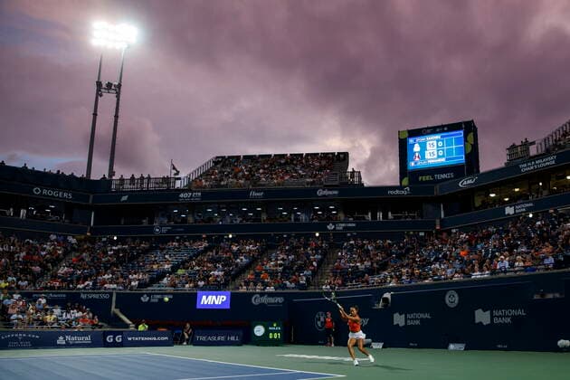 August 9, 2022, Toronto, ON, CANADA: Leylah Fernandez of Canada returns a ball to Storm Sanders of Australia during womenöÄÃ s tennis action at the National Bank Open in Toronto, Monday, Aug. 8, 2022. Canada News - August 9, 2022  - ZUMAc35_ 20220809_zaf_c35_004 Copyright: xColexBurstonx