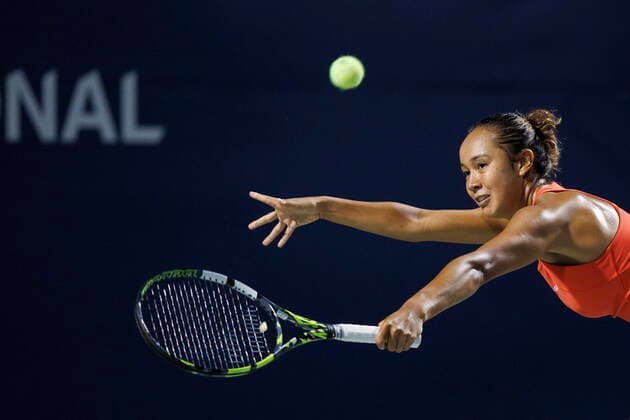 August 8, 2022, Toronto, ON, CANADA: Leylah Fernandez of Canada returns a ball to Storm Sanders of Australia during womenöÄÃ s tennis action at the National Bank Open in Toronto, Monday, Aug. 8, 2022. Canada News - August 8, 2022  - ZUMAc35_ 20220808_zaf_c35_094 Copyright: xColexBurstonx