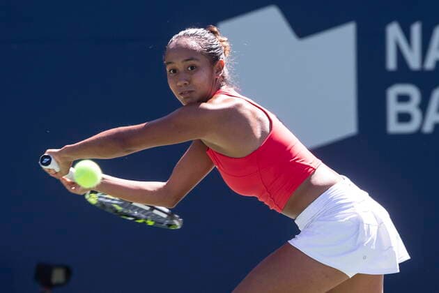 August 10, 2022, TORONTO, ON, Canada: Leylah Fernandez reaches for a return during her match against Beatriz Haddad Maia in Women s National Bank Open tennis action in Toronto, Wednesday, August 10, 2022. Leylah Fernandez  - ZUMAc35_ 20220810_zaf_c35_056 Copyright: xChrisxYoungx