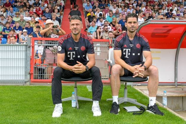v li Coach Martin Demichelis FC Bayern München Co Coach Stephan Buck FC Bayern München, FCB , 13 08 2022, Unterhaching Germany , Football, Regionalliga Bayern, SpVgg Unterhaching FC Bayern München II xslx