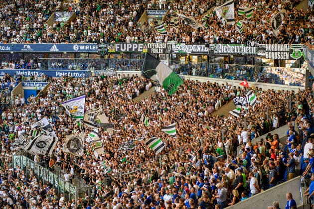 Soccer 1 Liga, season 2022 2023, 2 matchday, FC Schalke 04 Borussia Mönchengladbach on 13 08 2022 in the Veltins Arena in Gelsenkirchen Gladbach fans in the guest block, DFL REGULATES PROHIBIT ANY USE OF PHOTOGRAPHS AS IMAGE SEQUENCES AND OR QUASI VIDEO Copyright: xNeundorf Kirchner-Mediax