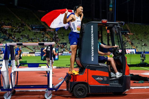220817 Just Kwaouy Mathey of France celebrates after men?s 110 meter hurdles during day 7 of the European Championships on August 17, 2022 in Munich Photo Mathias Bergeld BILDBYRAN code MB VG0336 athletics athletics athletics European Championships em em 2022 european championships munich 2022 munchen em day 7 bbeng hurdles hurdles france france,  Copyright: MATHIASxBERGELD BB220817MB165