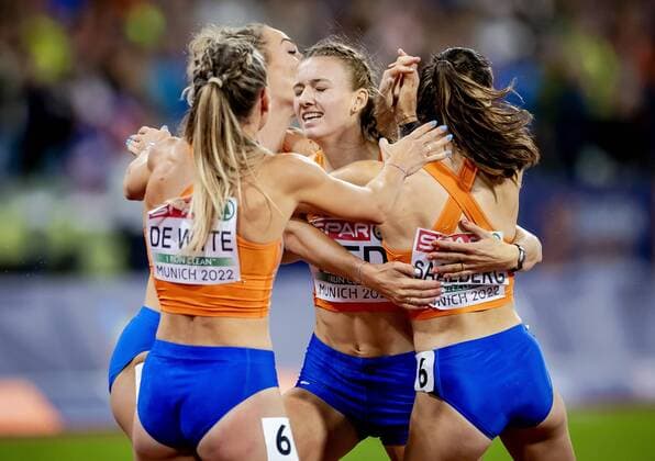MUNCHEN Lisanne de Witte, Lieke Klaver, Femke Bol and Eveline Saalberg celebrate the win in the final 4x400 meter relay on the tenth day of the Multi European Championship The German city of Munich will host a combined European Championship of various sports in 2022 ANP ROBIN VAN LONKHUIJSEN European Championships Munich 2022 Day 10 2022 xVIxANPxSportx xxANPxIVx 453313721 originalFilename: 453313721.jpg